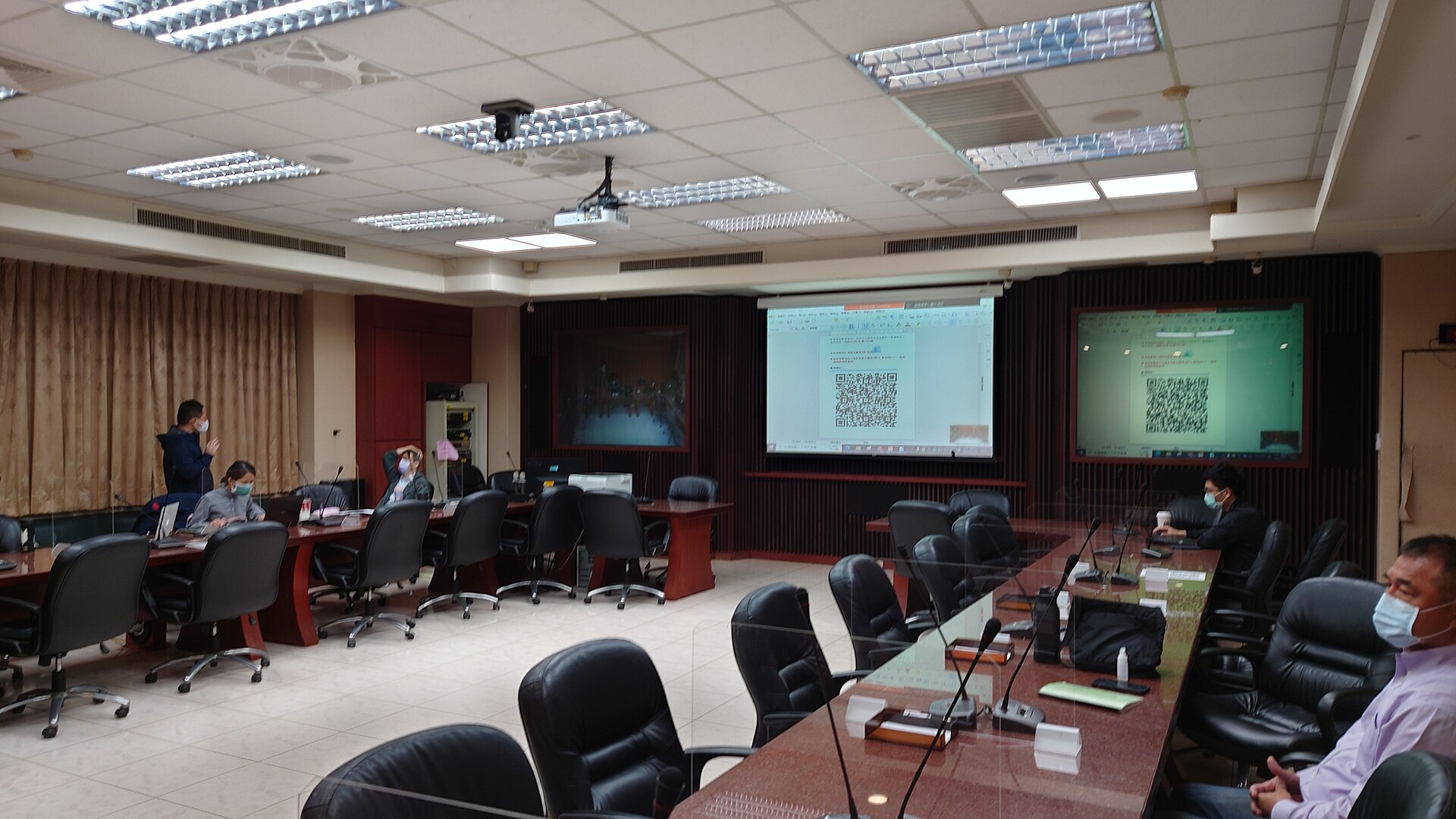 Institutional facade