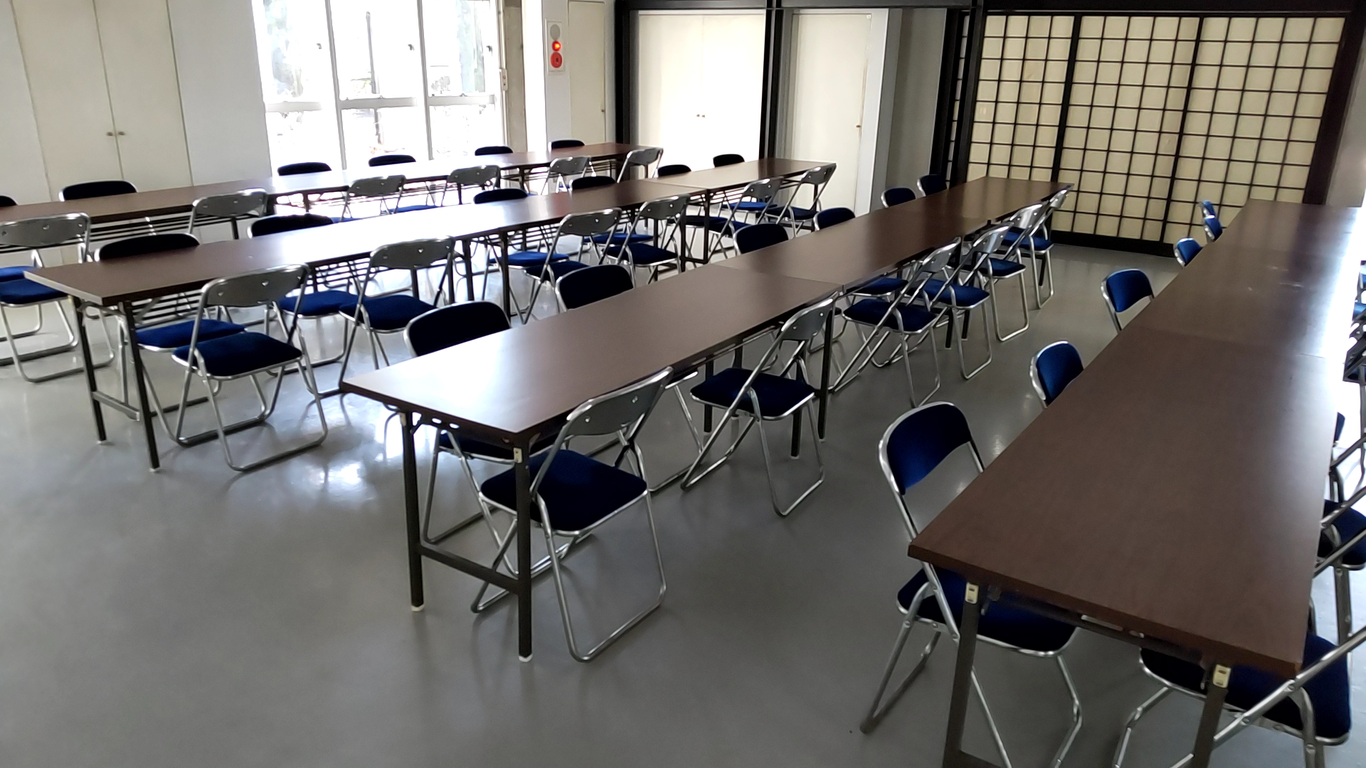 Institutional facade